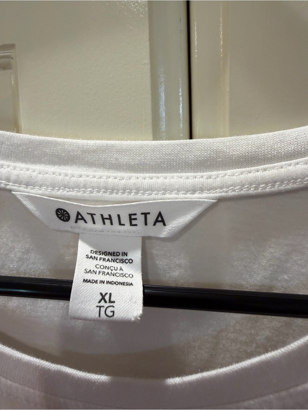 💜Athleta White Crew Neck Long Sleeve Shirt